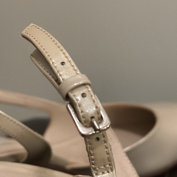 LK Bennett Patent Leather Pointed Toe Kitten Heel Slingbacks - Picture 7 of 13